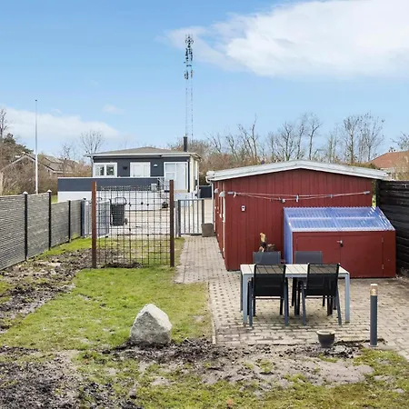 2 Bedroom Front In אוטרופ