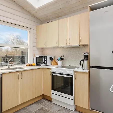 2 Bedroom Front In